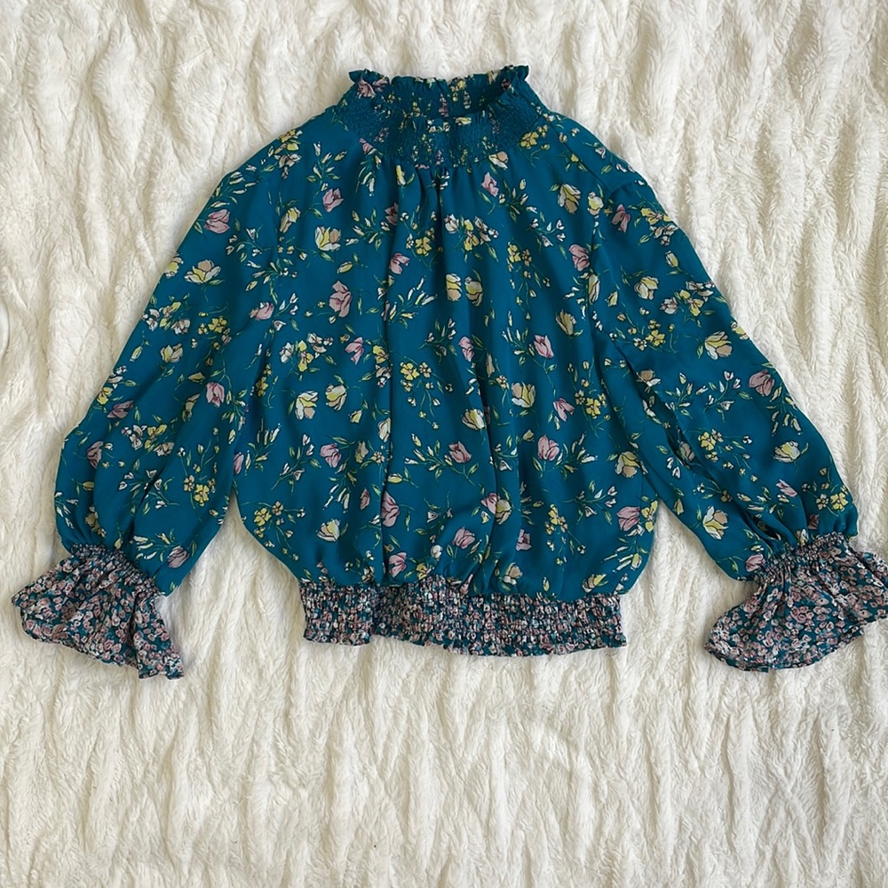Crop top size 4 good condition
